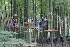 Besucher im Kletterwald Steinau an der Straße